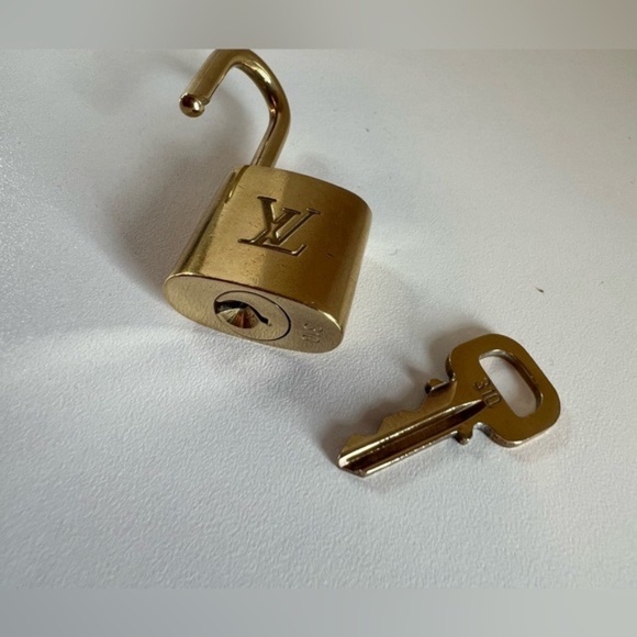Louis Vuitton Lock and Key Necklace w/Gunmetal Unbranded Chain (#310) - Picture 1 of 5